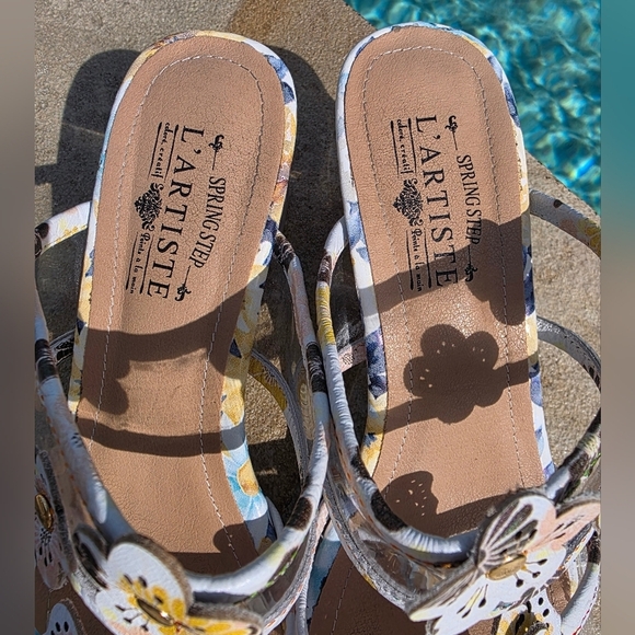 L'Artiste By Spring Step Adorned-Brile Floral Butterfly Wedges EU 38 US 8 - Picture 6 of 8